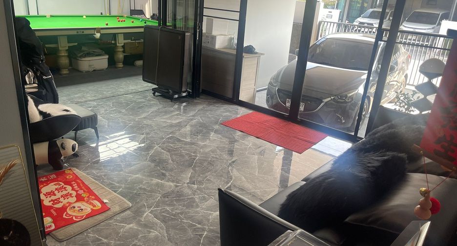 For sale 4 bedrooms house in Sai Mai, Bangkok