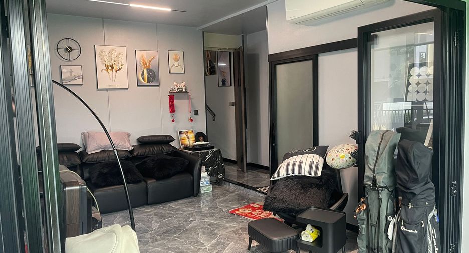 For sale 4 bedrooms house in Sai Mai, Bangkok