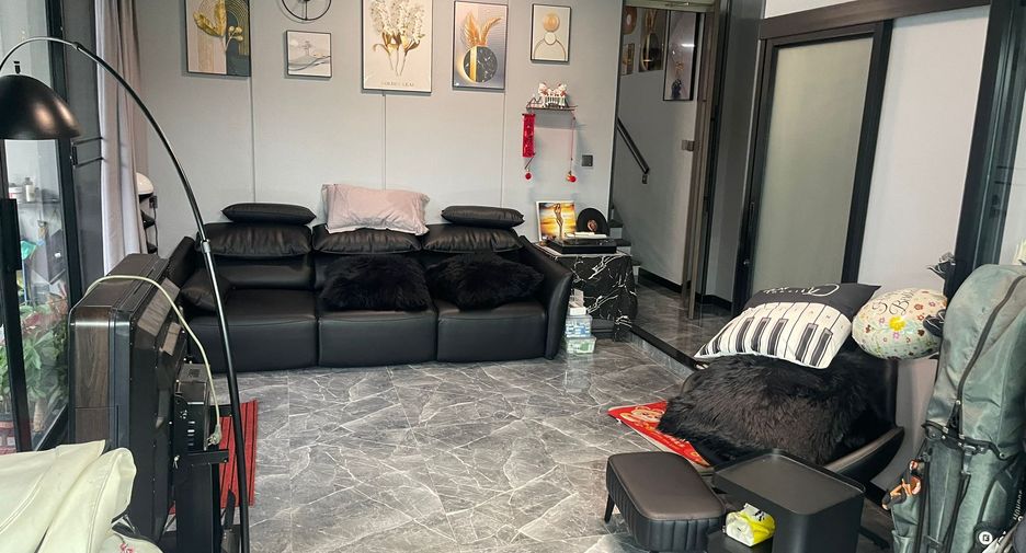 For sale 4 bedrooms house in Sai Mai, Bangkok