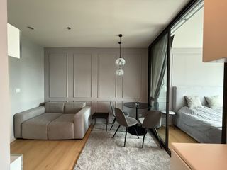 Wohnung zur Miete mit 1 Zimmer in Pathum Wan, Bangkok