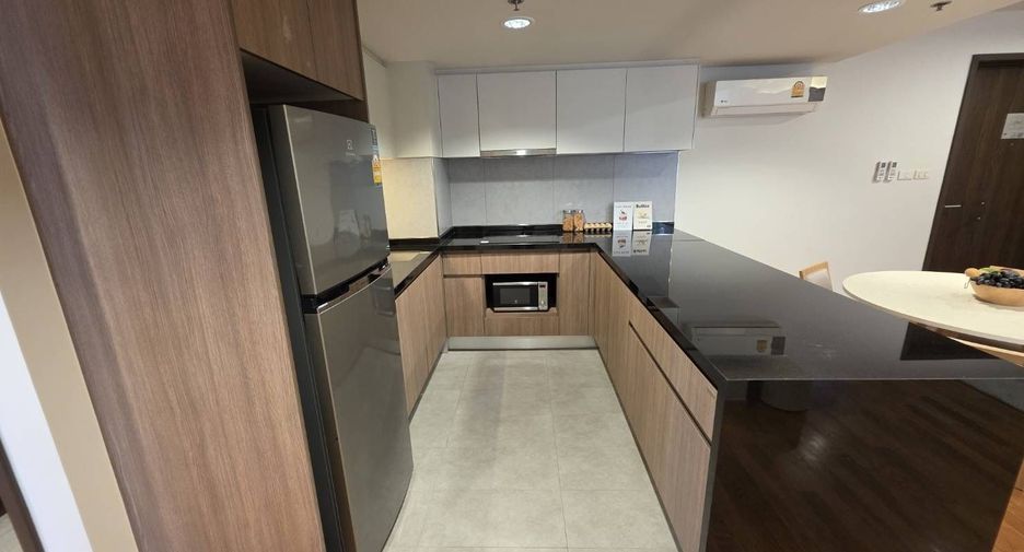 For rent 2 bedrooms apartment in Khlong Toei, Bangkok