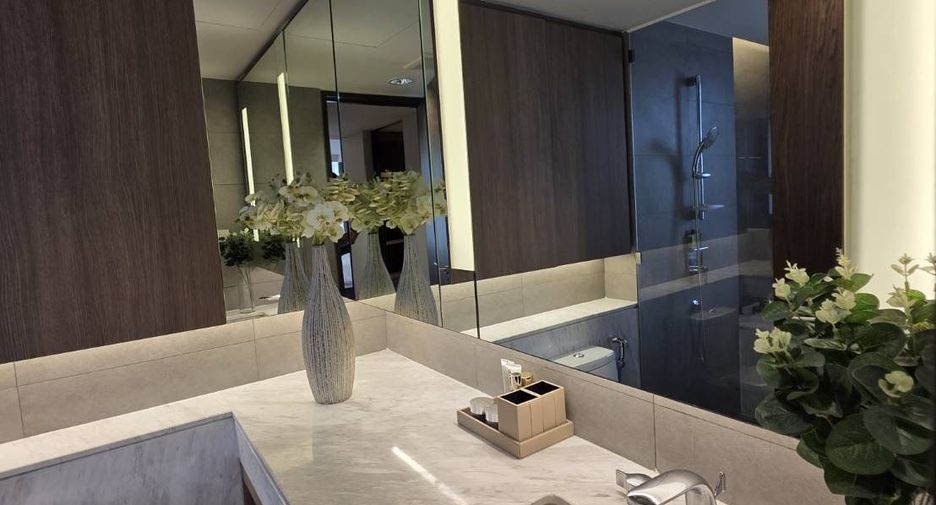For rent 2 bedrooms apartment in Khlong Toei, Bangkok