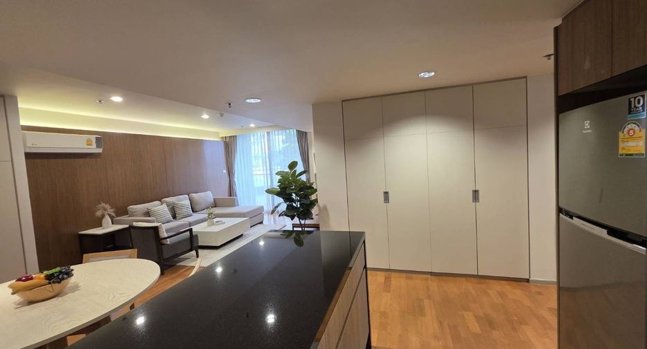 For rent 2 bedrooms apartment in Khlong Toei, Bangkok