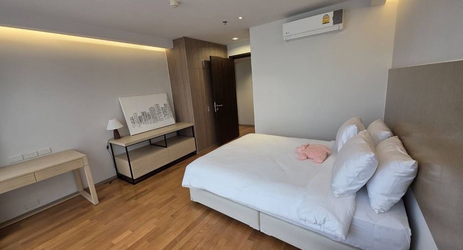 For rent 2 bedrooms apartment in Khlong Toei, Bangkok