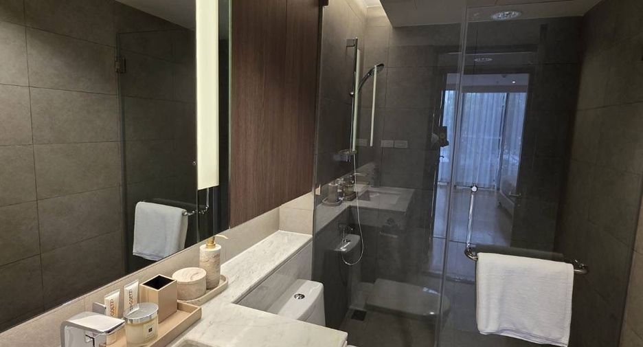 For rent 2 bedrooms apartment in Khlong Toei, Bangkok
