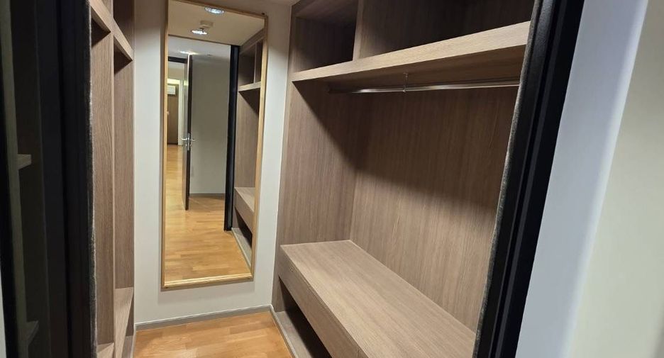For rent 2 bedrooms apartment in Khlong Toei, Bangkok