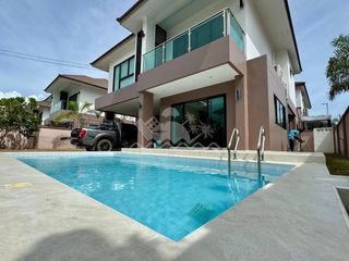 Haus zur Miete mit 4 Zimmer in Bang Lamung, Chonburi