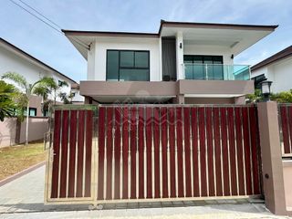 Haus zur Miete mit 4 Zimmer in Bang Lamung, Chonburi