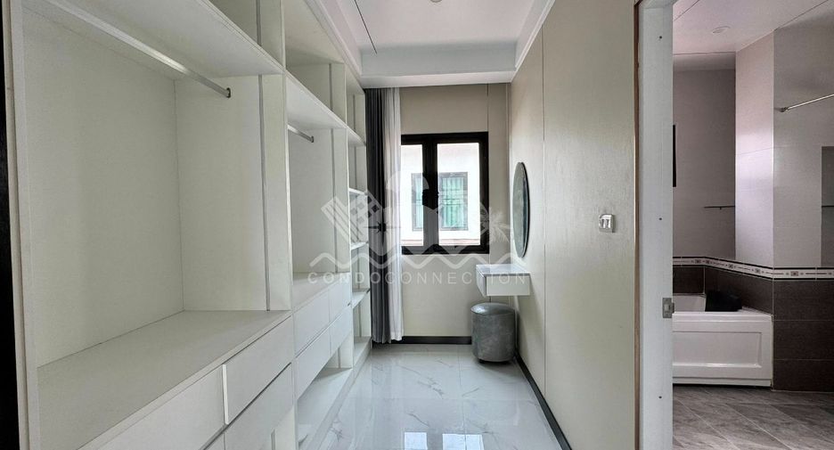 For rent 4 bedrooms house in East Pattaya, Pattaya