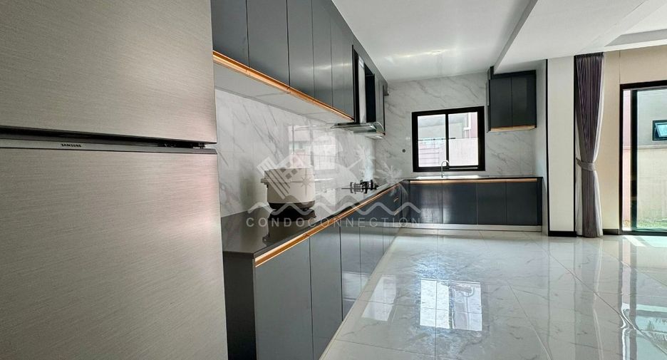 For rent 4 bedrooms house in East Pattaya, Pattaya