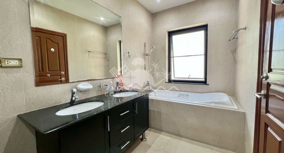 For sale 3 bedrooms house in Jomtien, Pattaya