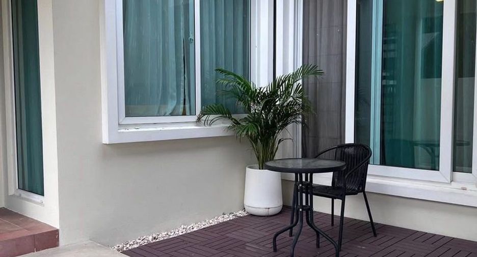 Casa en alquiler de 3 habitaciones en East Pattaya, Pattaya