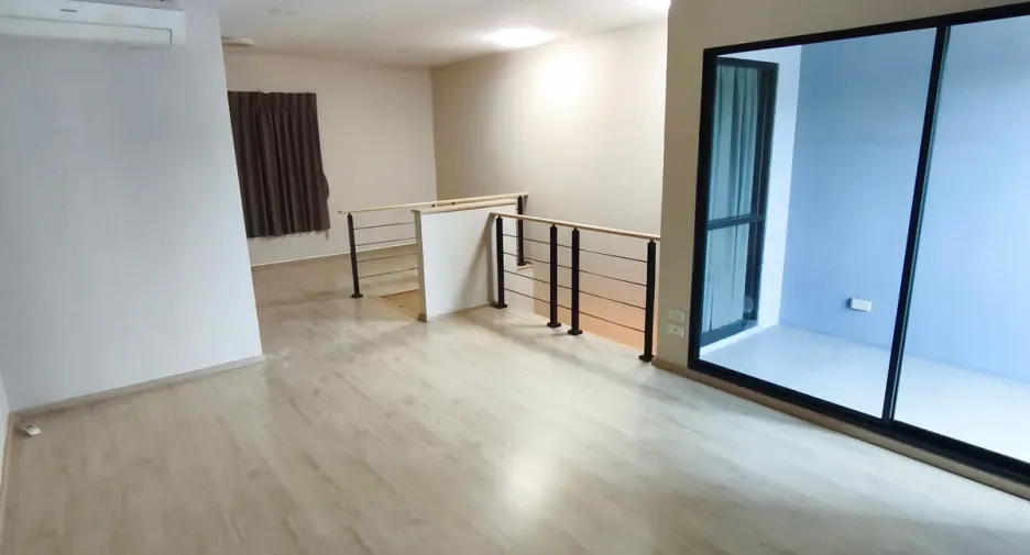 For rent 3 bedrooms townhouse in Suan Luang, Bangkok