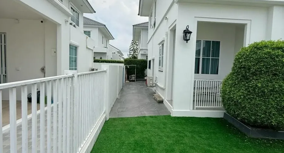 For rent 4 bedrooms house in Bang Phli, Samut Prakan