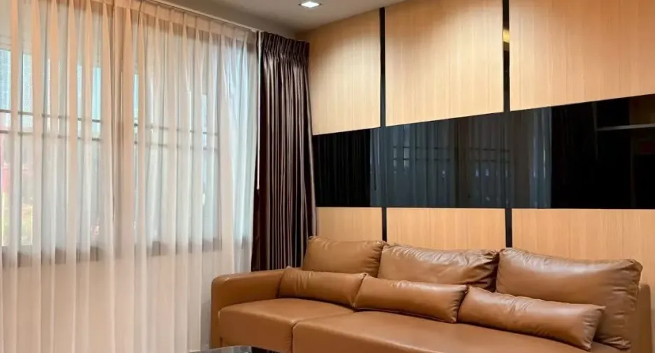For rent 3 bedrooms townhouse in Pathum Wan, Bangkok