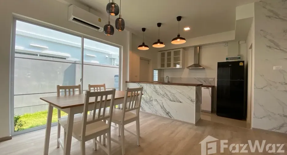 For rent 3 bedrooms townhouse in Prawet, Bangkok