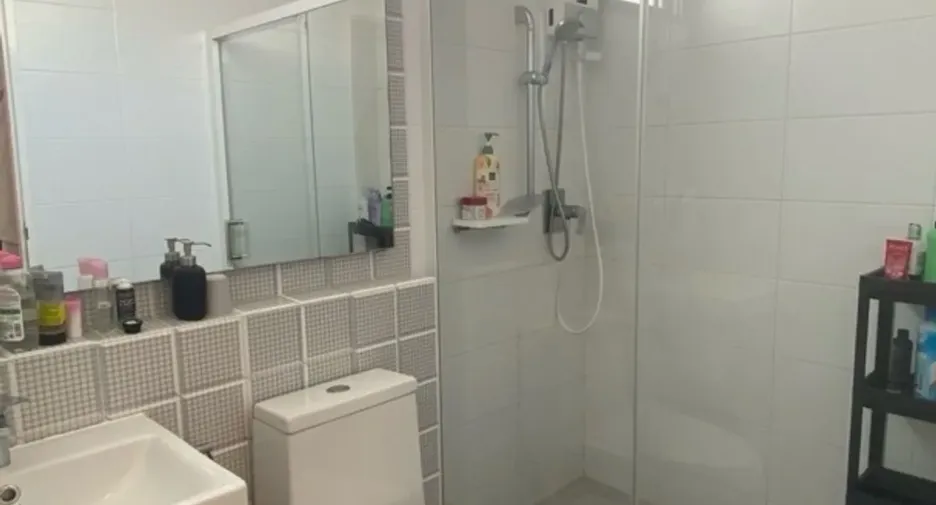 For rent 3 bedrooms townhouse in Prawet, Bangkok