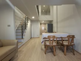 Condo en alquiler de 2 habitaciones en Bang Rak, Bangkok