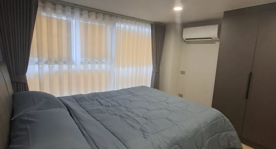 For rent 2 bedrooms condo in Bang Rak, Bangkok