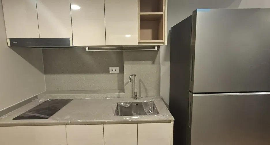 For rent 2 bedrooms condo in Bang Rak, Bangkok