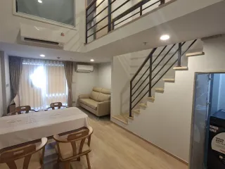Condo en alquiler de 2 habitaciones en Bang Rak, Bangkok