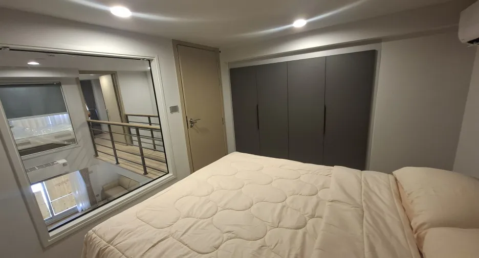 For rent 2 bedrooms condo in Bang Rak, Bangkok
