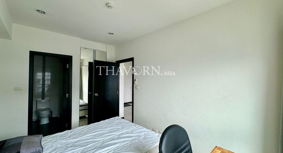 For rent 2 bedrooms condo in Pratumnak, Pattaya