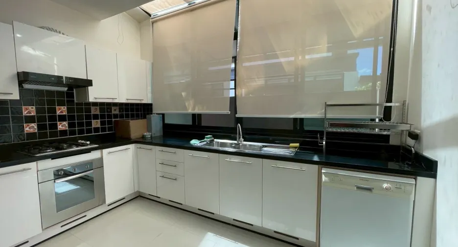 For rent 4 bedrooms villa in East Pattaya, Pattaya
