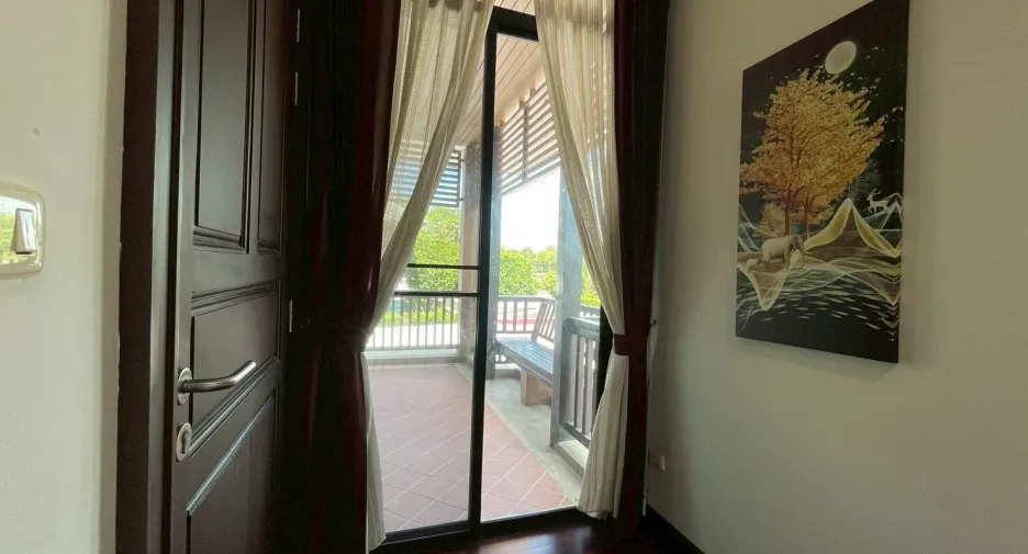 For rent 4 bedrooms villa in East Pattaya, Pattaya