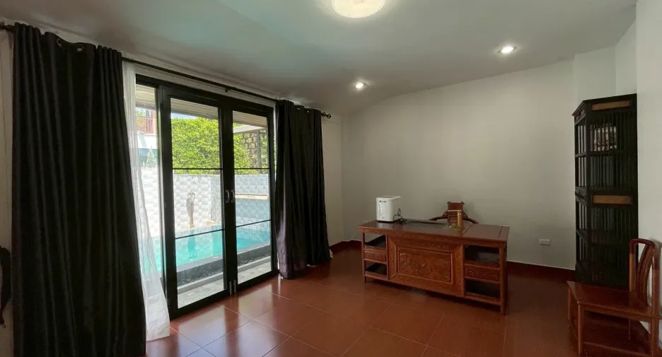 For rent 4 bedrooms villa in East Pattaya, Pattaya