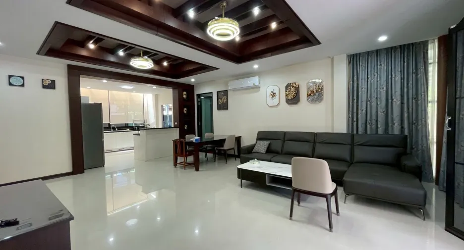 For rent 4 bedrooms villa in East Pattaya, Pattaya