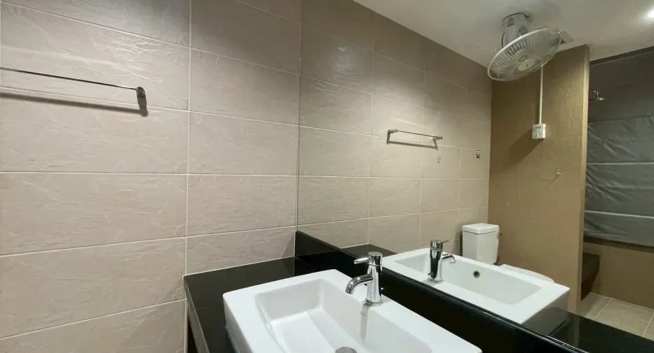 For rent 4 bedrooms villa in East Pattaya, Pattaya