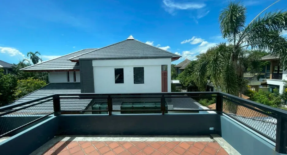 For rent 4 bedrooms villa in East Pattaya, Pattaya
