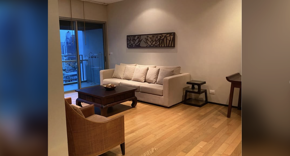 For rent 3 bedrooms condo in Khlong Toei, Bangkok