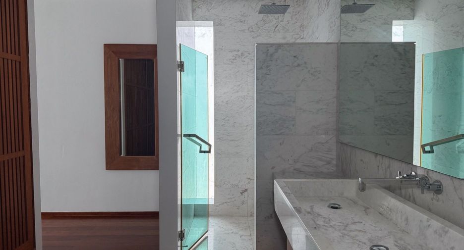 For sale and for rent 3 bedrooms villa in Mueang Phuket, Phuket