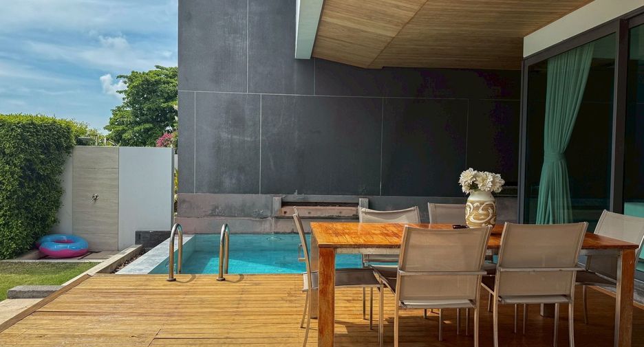 For sale and for rent 3 bedrooms villa in Mueang Phuket, Phuket