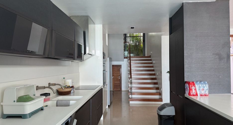 For sale and for rent 3 bedrooms villa in Mueang Phuket, Phuket