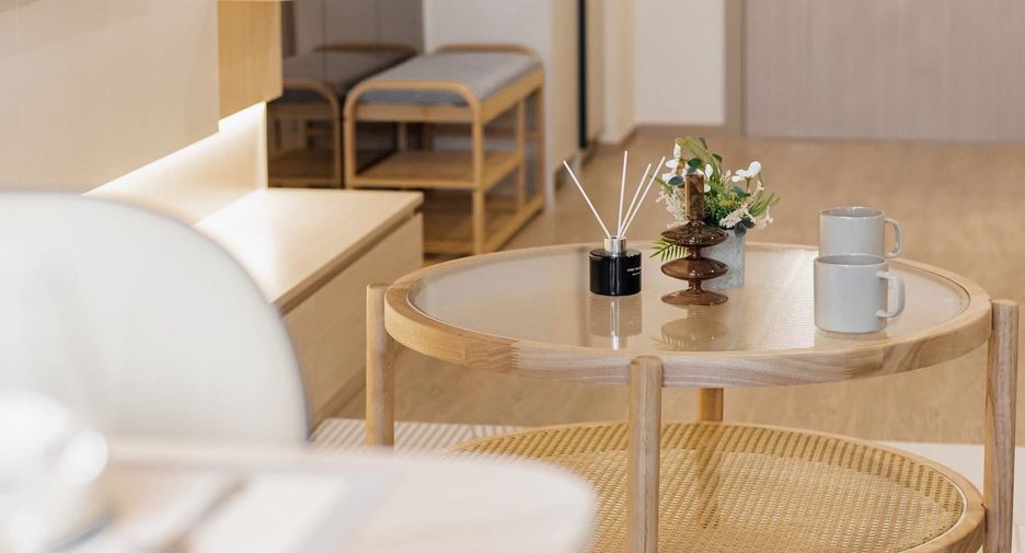 For rent 2 bedrooms condo in Bang Rak, Bangkok