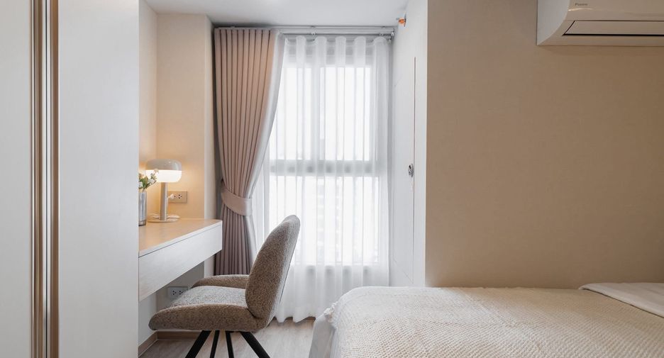 For rent 2 bedrooms condo in Bang Rak, Bangkok