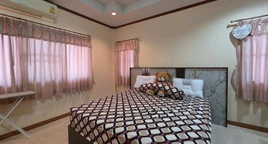 For rent 4 bedrooms house in Jomtien, Pattaya
