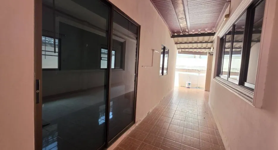 For rent 4 bedrooms house in Jomtien, Pattaya