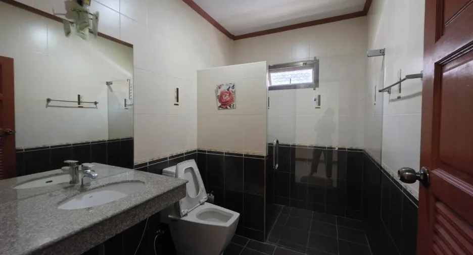 For rent 4 bedrooms house in Jomtien, Pattaya