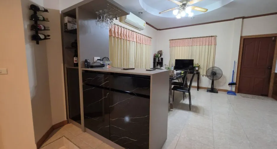 For rent 4 bedrooms house in Jomtien, Pattaya