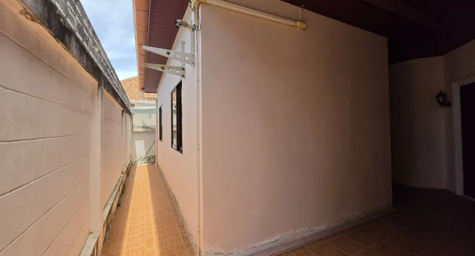 For rent 4 bedrooms house in Jomtien, Pattaya