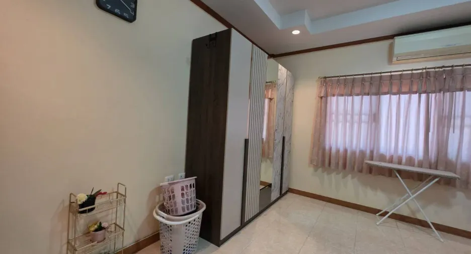 For rent 4 bedrooms house in Jomtien, Pattaya