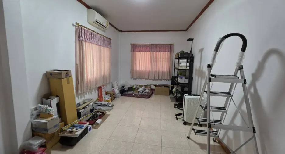 For rent 4 bedrooms house in Jomtien, Pattaya