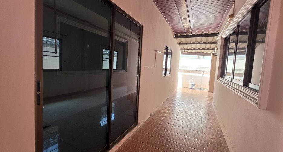 For rent 4 bedrooms house in Jomtien, Pattaya
