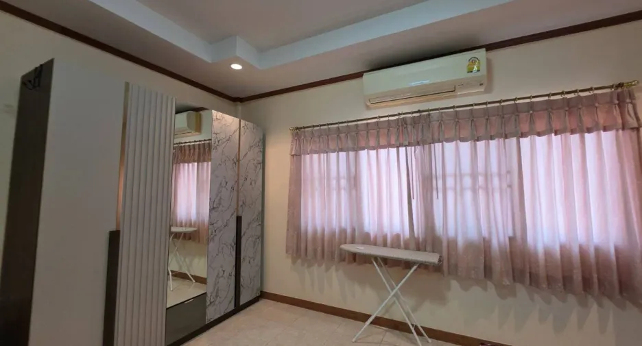For rent 4 bedrooms house in Jomtien, Pattaya