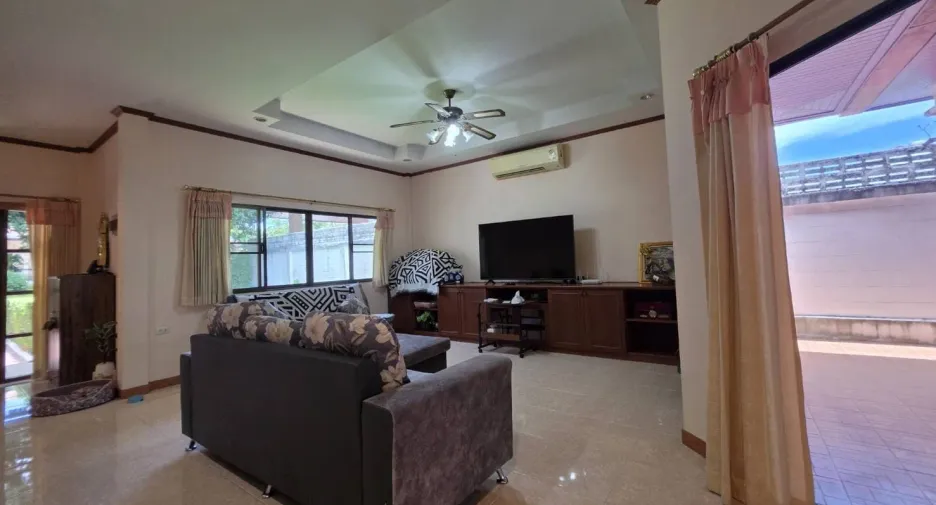 For rent 4 bedrooms house in Jomtien, Pattaya