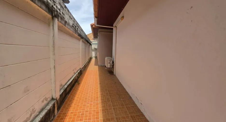 For rent 4 bedrooms house in Jomtien, Pattaya